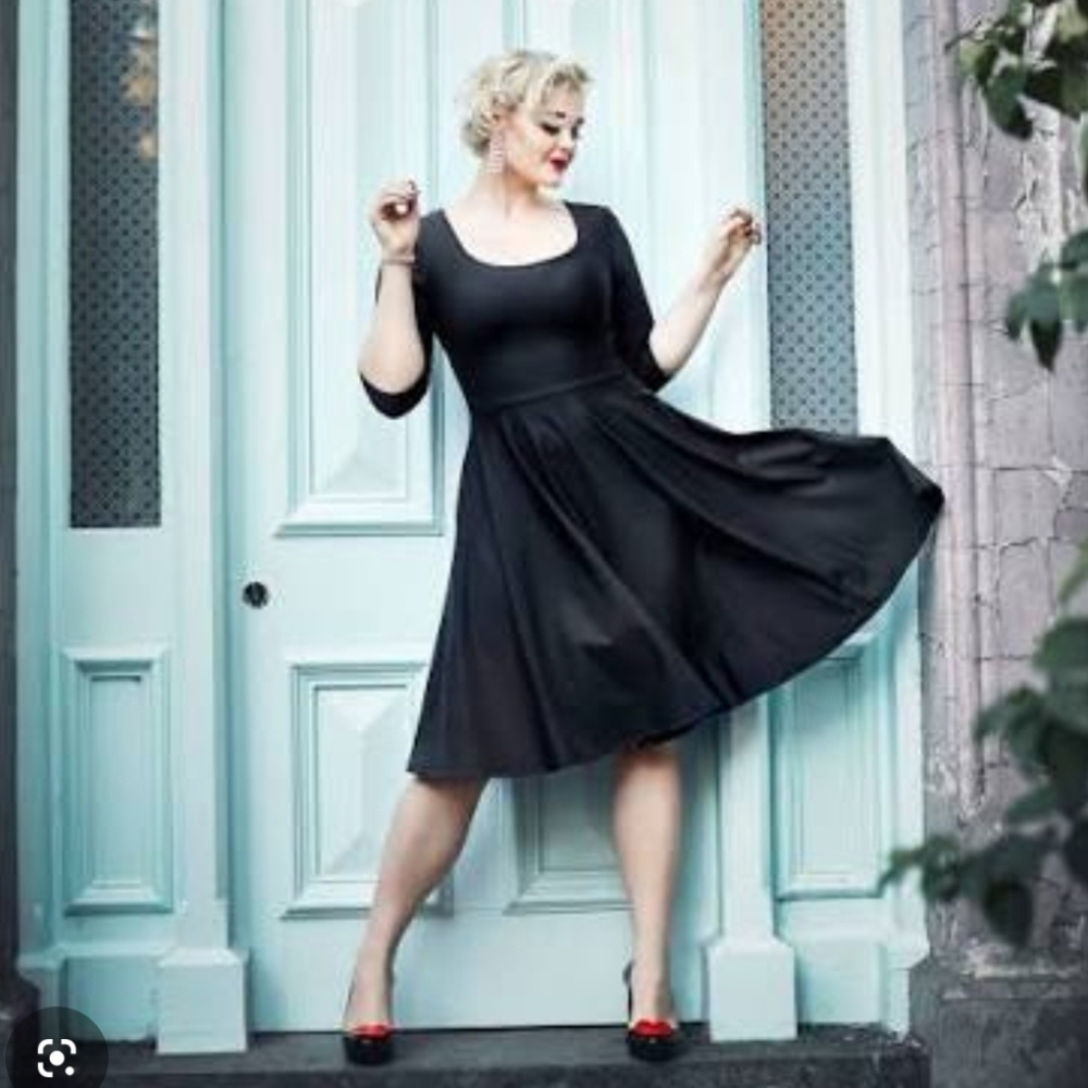 SOLD BM Matte 3/4 Sleeve Pocket Midi